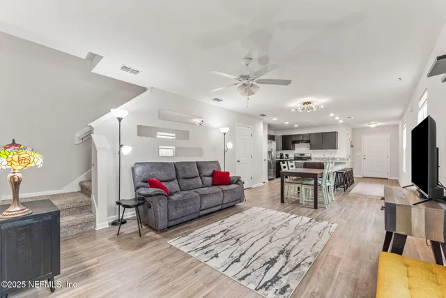 $2,000 | 8939 India Avenue, Jacksonville, FL 32211