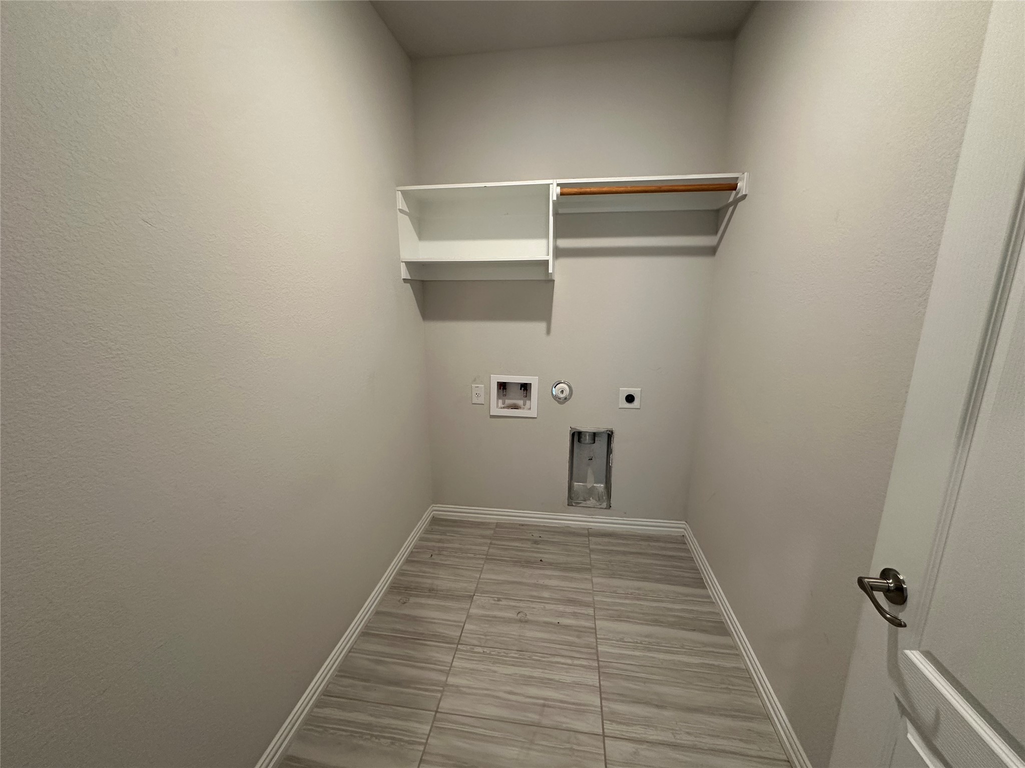 1002 Ridge Runner Drive Georgetown, TX 78628 - Photo 4 of 25 Laundry room