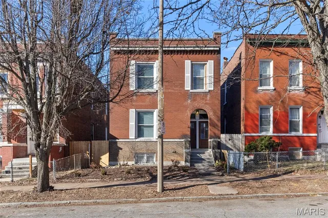 $380,000 | 3633 Nebraska Avenue, St. Louis, MO 63118