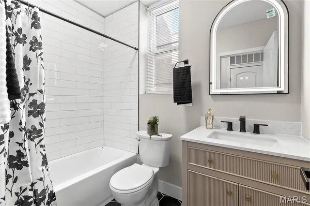 $380,000 | 3633 Nebraska Avenue, St. Louis, MO 63118