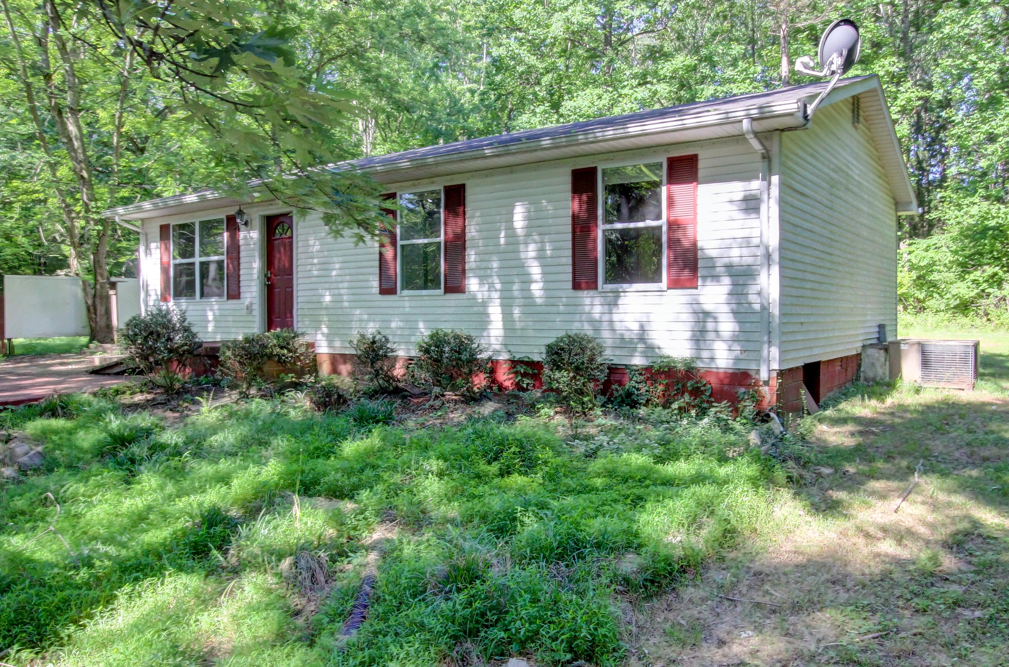2092 Sanders Road Clarksville, TN 37043 - Photo 1 of 42 Gallery Image 1
