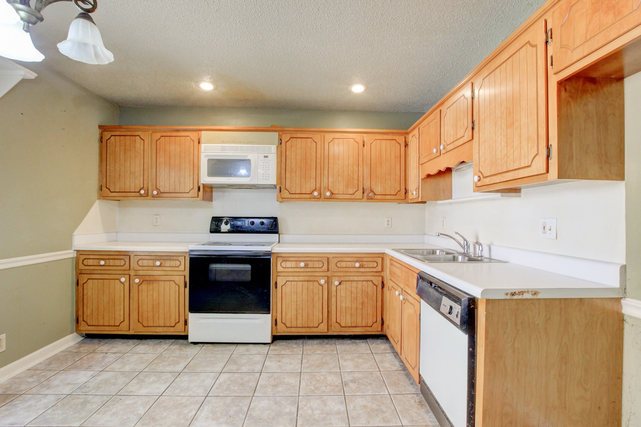2092 Sanders Road Clarksville, TN 37043 - Photo 14 of 42 Gallery Image 14