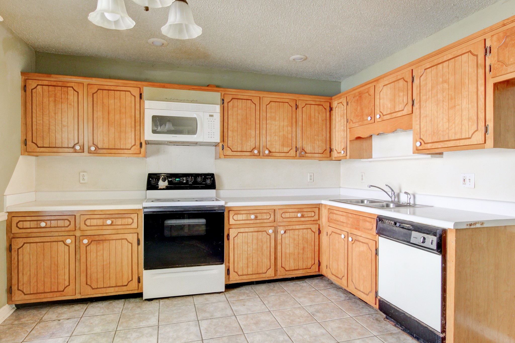 2092 Sanders Road Clarksville, TN 37043 - Photo 15 of 42 Gallery Image 15