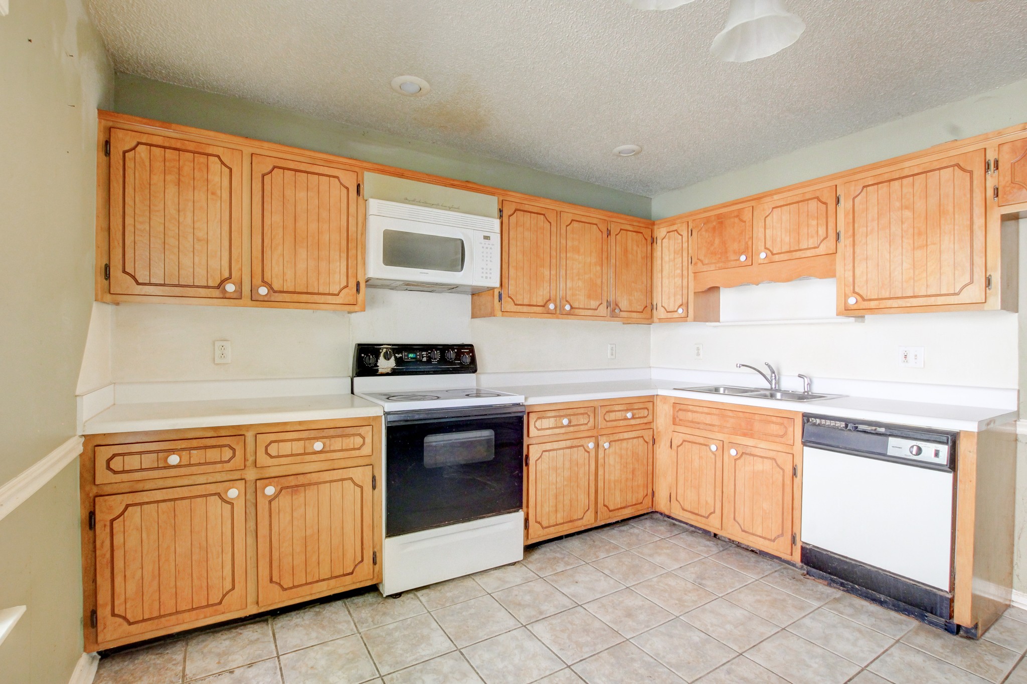 2092 Sanders Road Clarksville, TN 37043 - Photo 16 of 42 Gallery Image 16