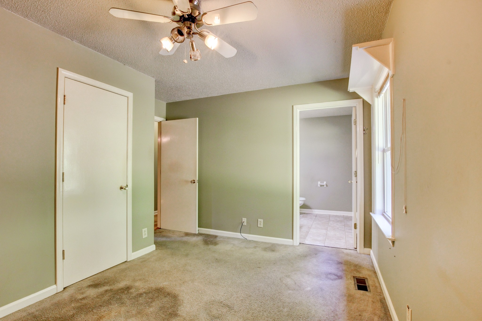 2092 Sanders Road Clarksville, TN 37043 - Photo 21 of 42 Gallery Image 21