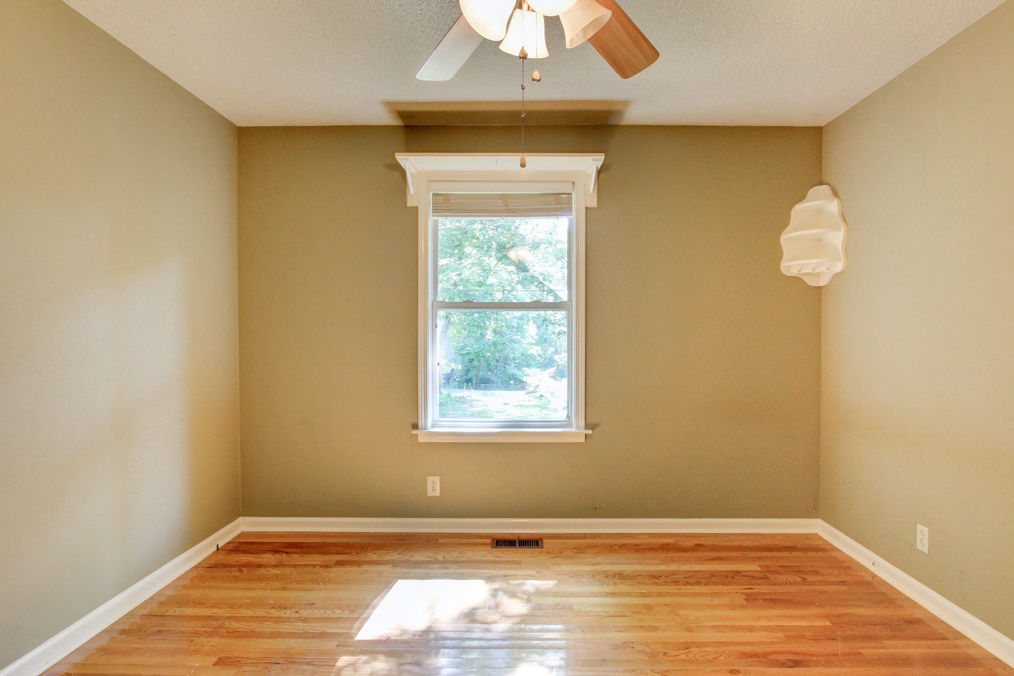 2092 Sanders Road Clarksville, TN 37043 - Photo 31 of 42 Gallery Image 31
