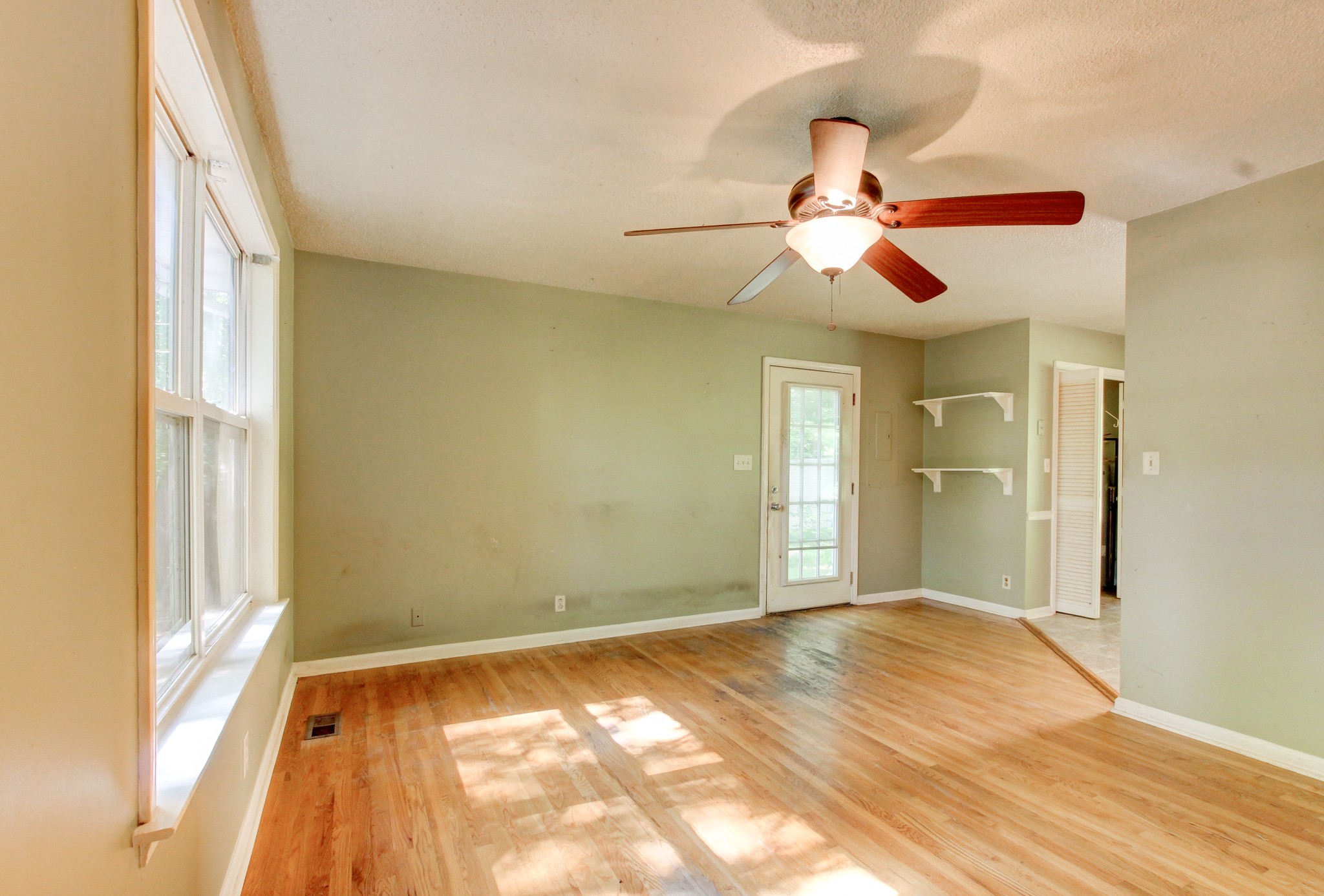 2092 Sanders Road Clarksville, TN 37043 - Photo 7 of 42 Gallery Image 7