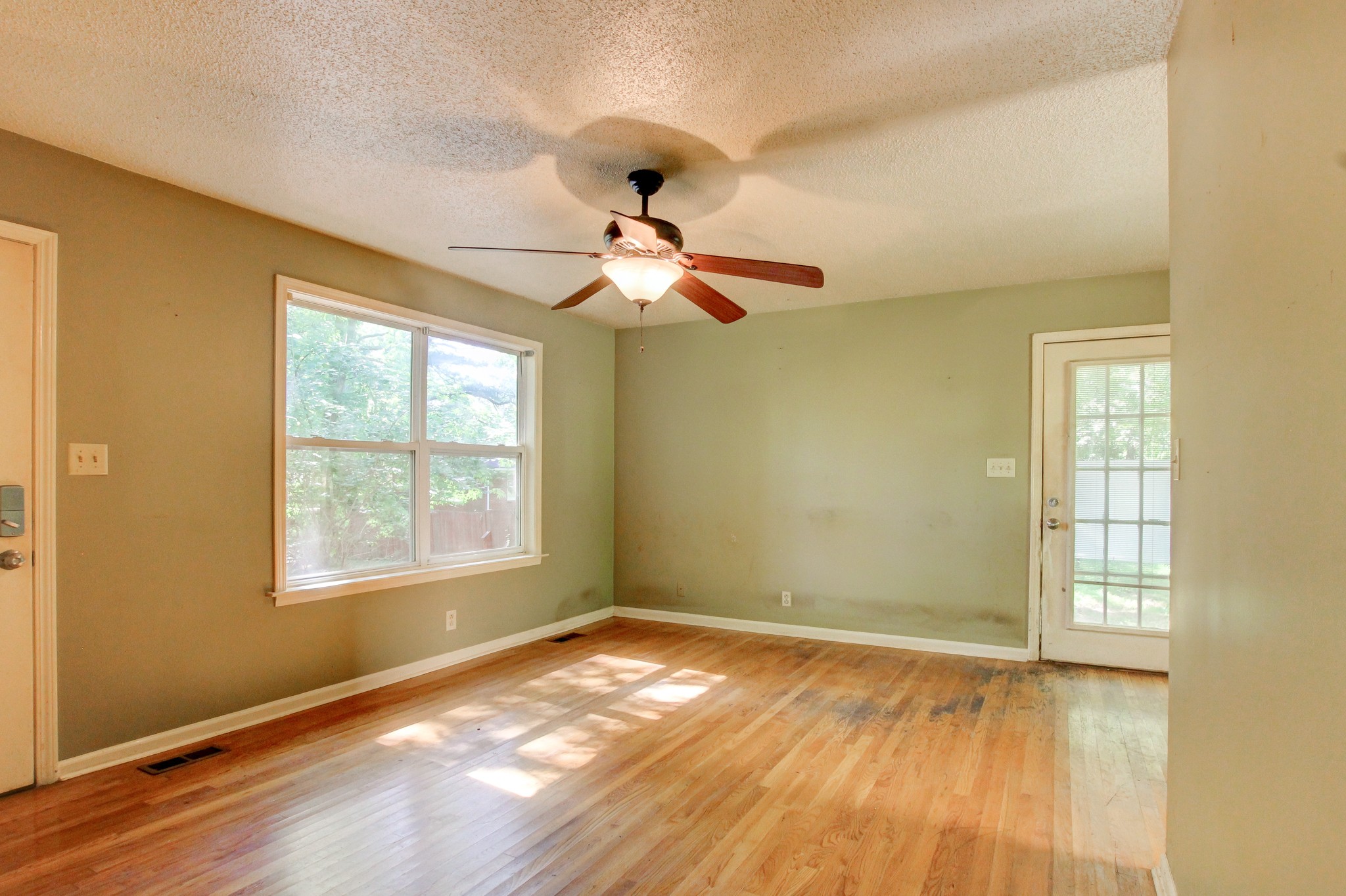 2092 Sanders Road Clarksville, TN 37043 - Photo 8 of 42 Gallery Image 8