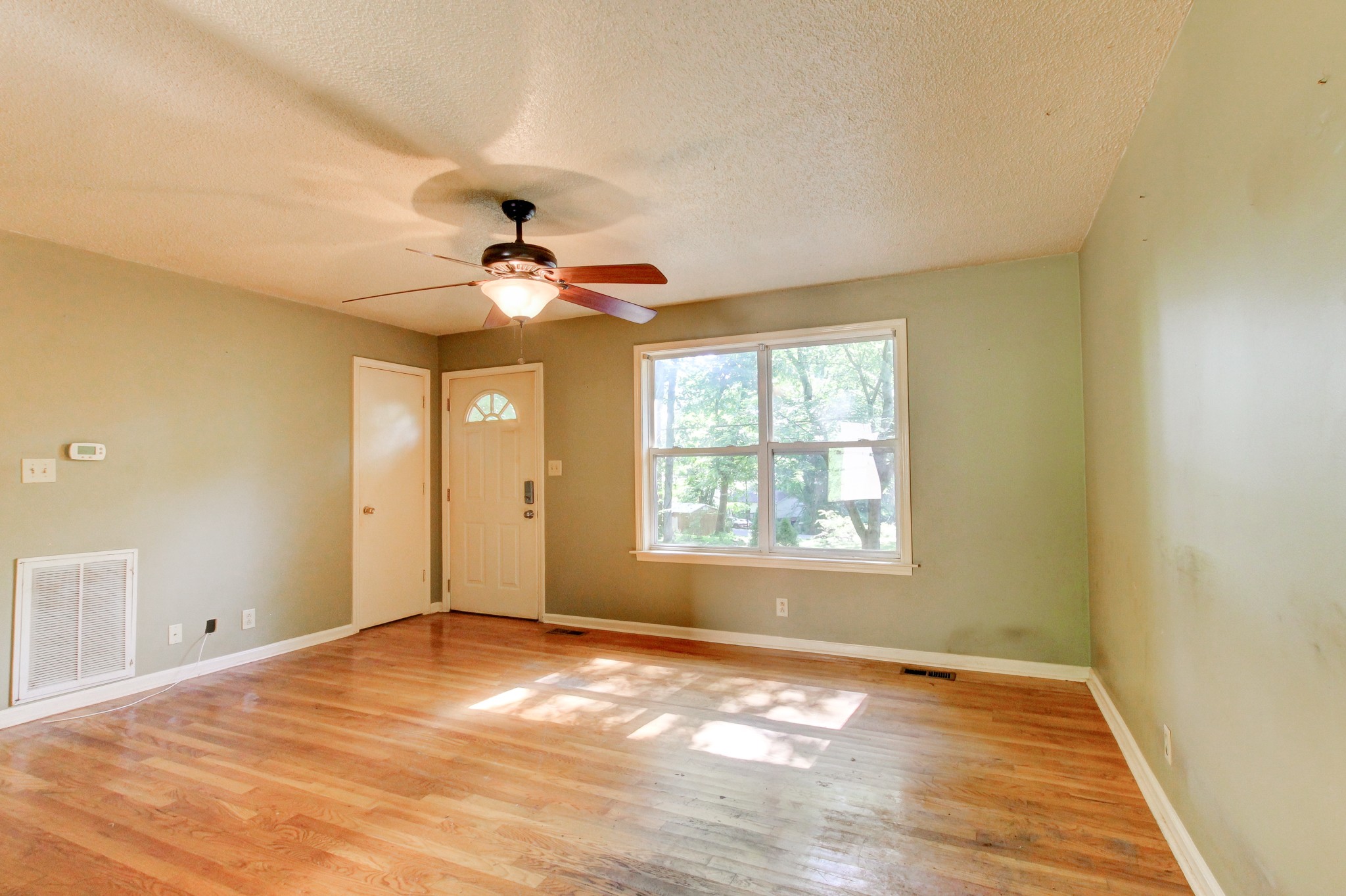 2092 Sanders Road Clarksville, TN 37043 - Photo 9 of 42 Gallery Image 9