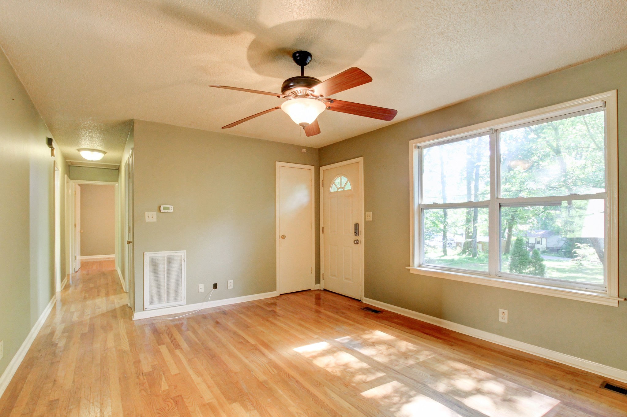 2092 Sanders Road Clarksville, TN 37043 - Photo 10 of 42 Gallery Image 10