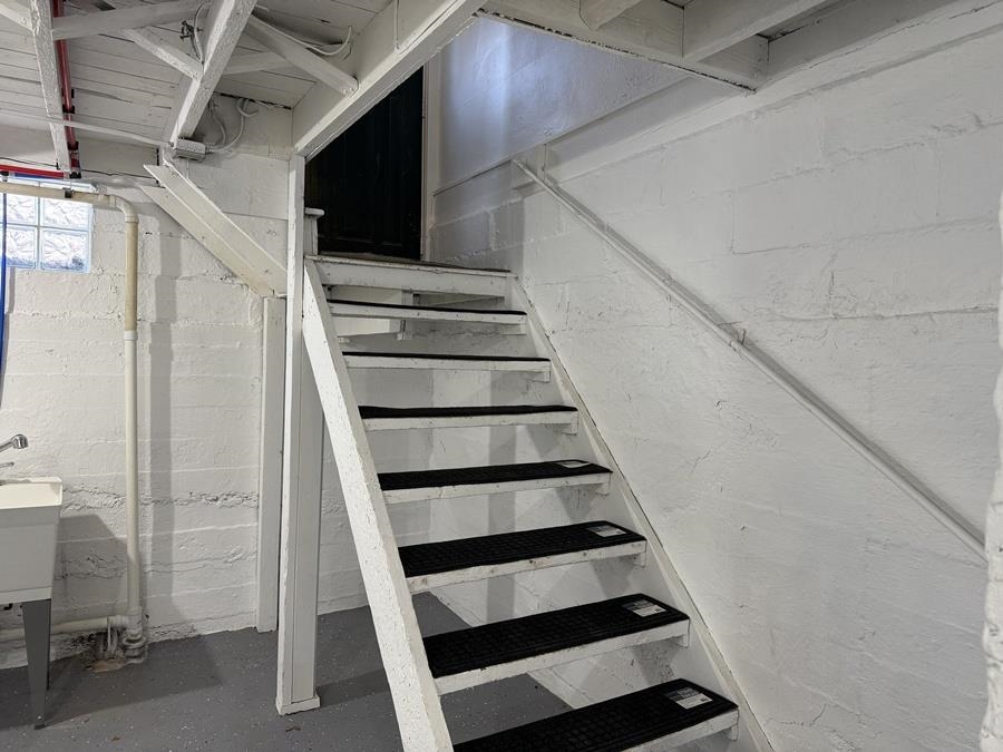 816 West Pleasant Street Freeport, IL 61032 - Photo 36 of 42 a view of entryway