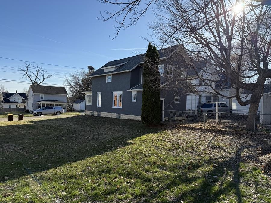 816 West Pleasant Street Freeport, IL 61032 - Photo 8 of 42 a house view with a outdoor space