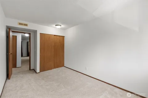 $399,000 | 16200 Northeast 12th Court, Unit D59, Bellevue, WA 98008
