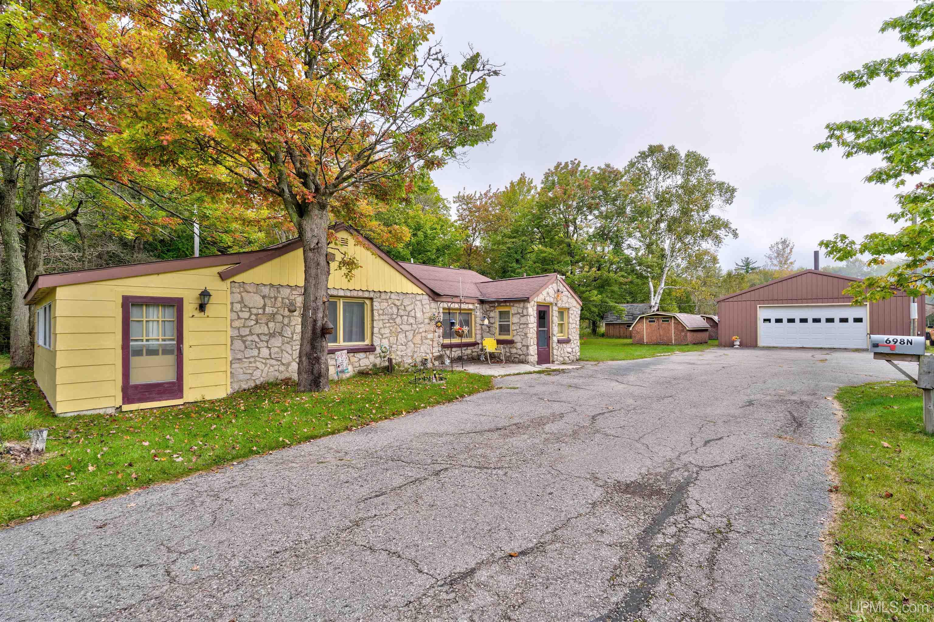 698 River Road Manistique, MI 49854 - Photo 7 of 33 Gallery Image 7