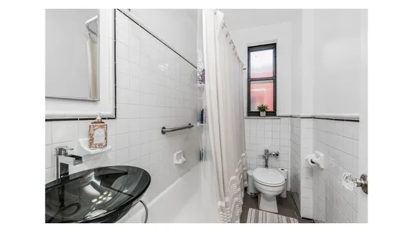 $224,000 | 512 Kappock Street, Unit 3J | Spuyten Duyvil