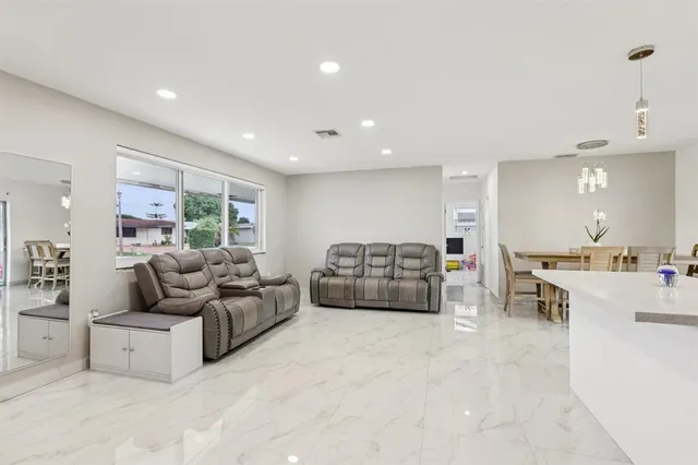 $475,000 | 8700 Northwest 11th Street, Pembroke Pines, FL 33024