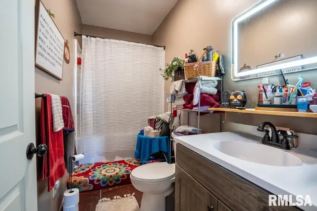 $299,000 | 13261 North Casey Road, Marion, IL 62959