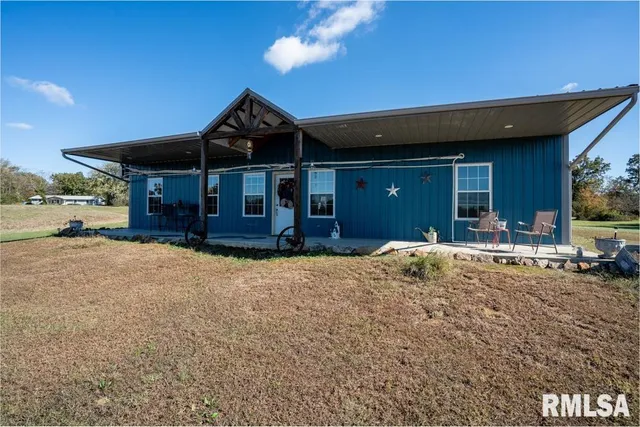 $299,000 | 13261 North Casey Road, Marion, IL 62959