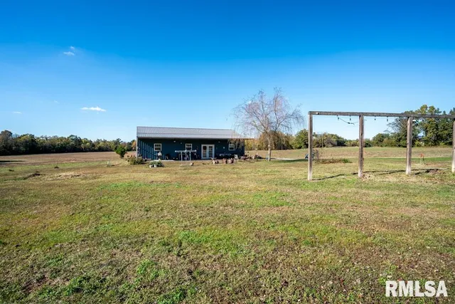 $299,000 | 13261 North Casey Road, Marion, IL 62959