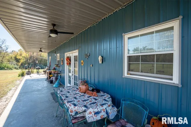 $299,000 | 13261 North Casey Road, Marion, IL 62959