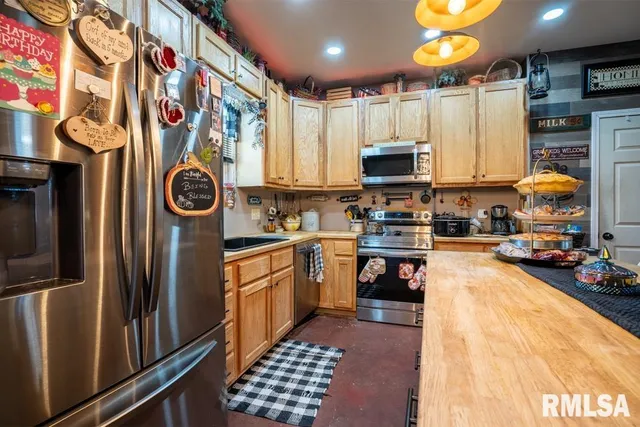 $299,000 | 13261 North Casey Road, Marion, IL 62959