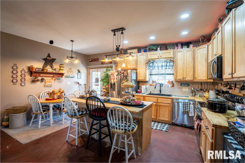 13261 North Casey Road Marion, IL 62959 - Photo 7 of 37