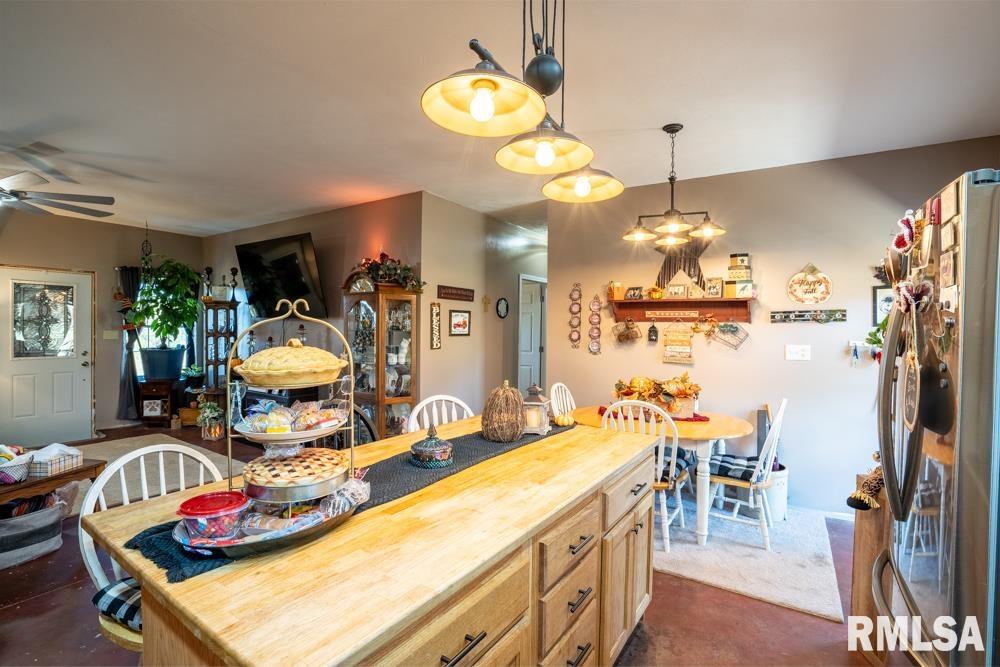 13261 North Casey Road Marion, IL 62959 - Photo 9 of 37