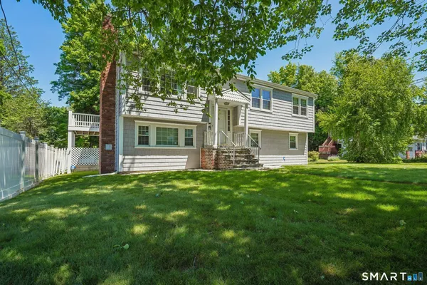 $1,695,000 | 11 Stuart Drive, Greenwich, CT 06870