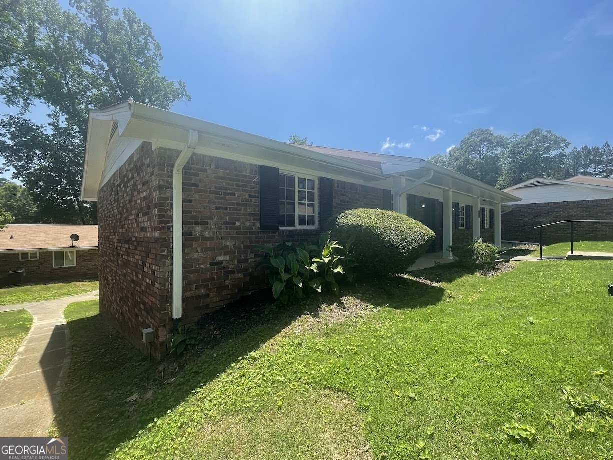140 Se Mount, Unit 36 Atlanta, GA 30354 - Photo 8 of 13 a view of a garden