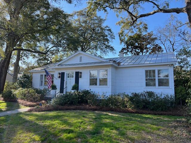 682 McCants Drive Mount Pleasant, SC 29464 - Photo 2 of 19 682 McCants 2