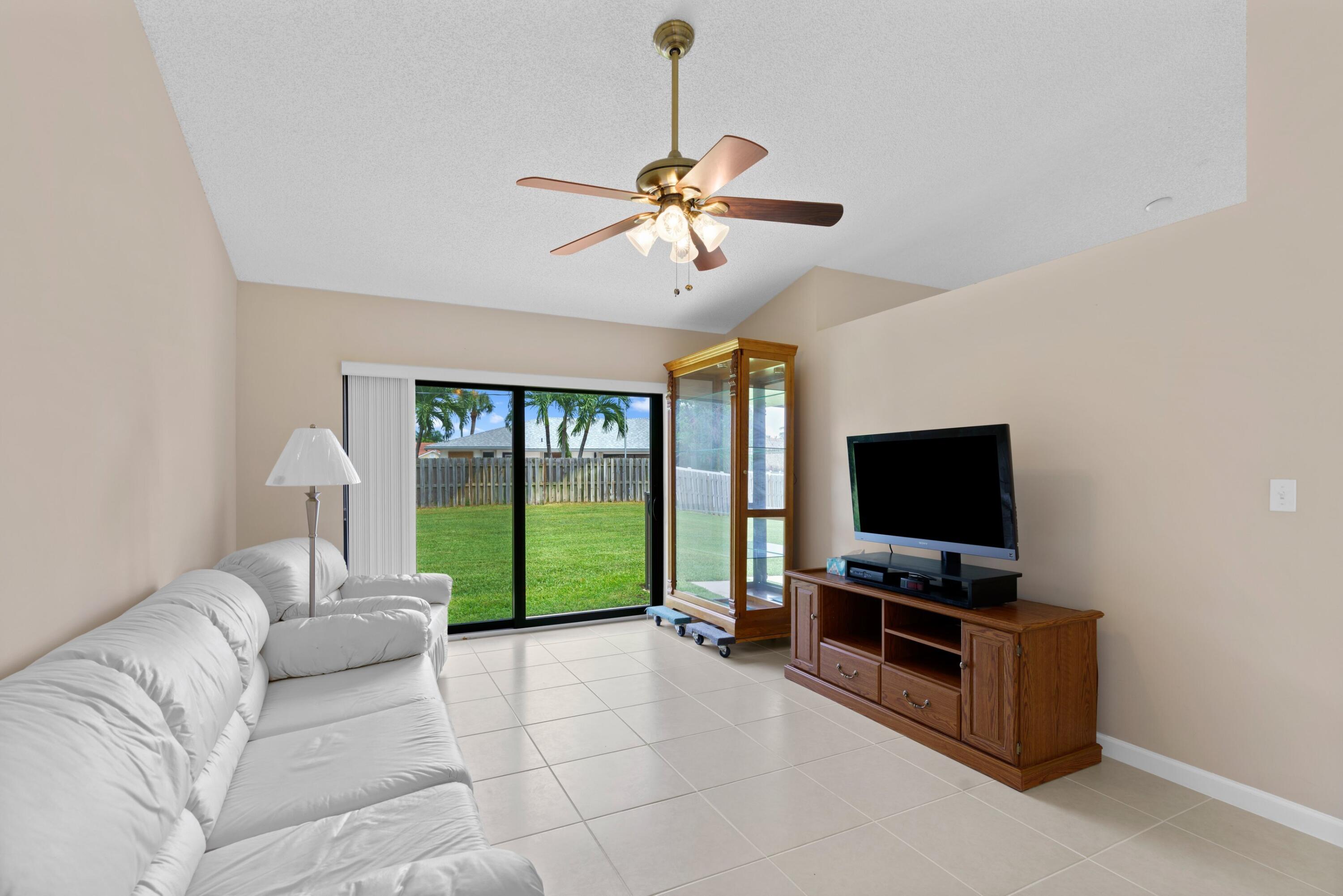 467 Hopalong Lane Boca Raton, FL 33487 - Photo 3 of 28 Living Room