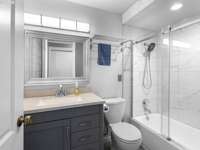 $517,000 | 555 Southwest 7th Street, Gresham, OR 97080