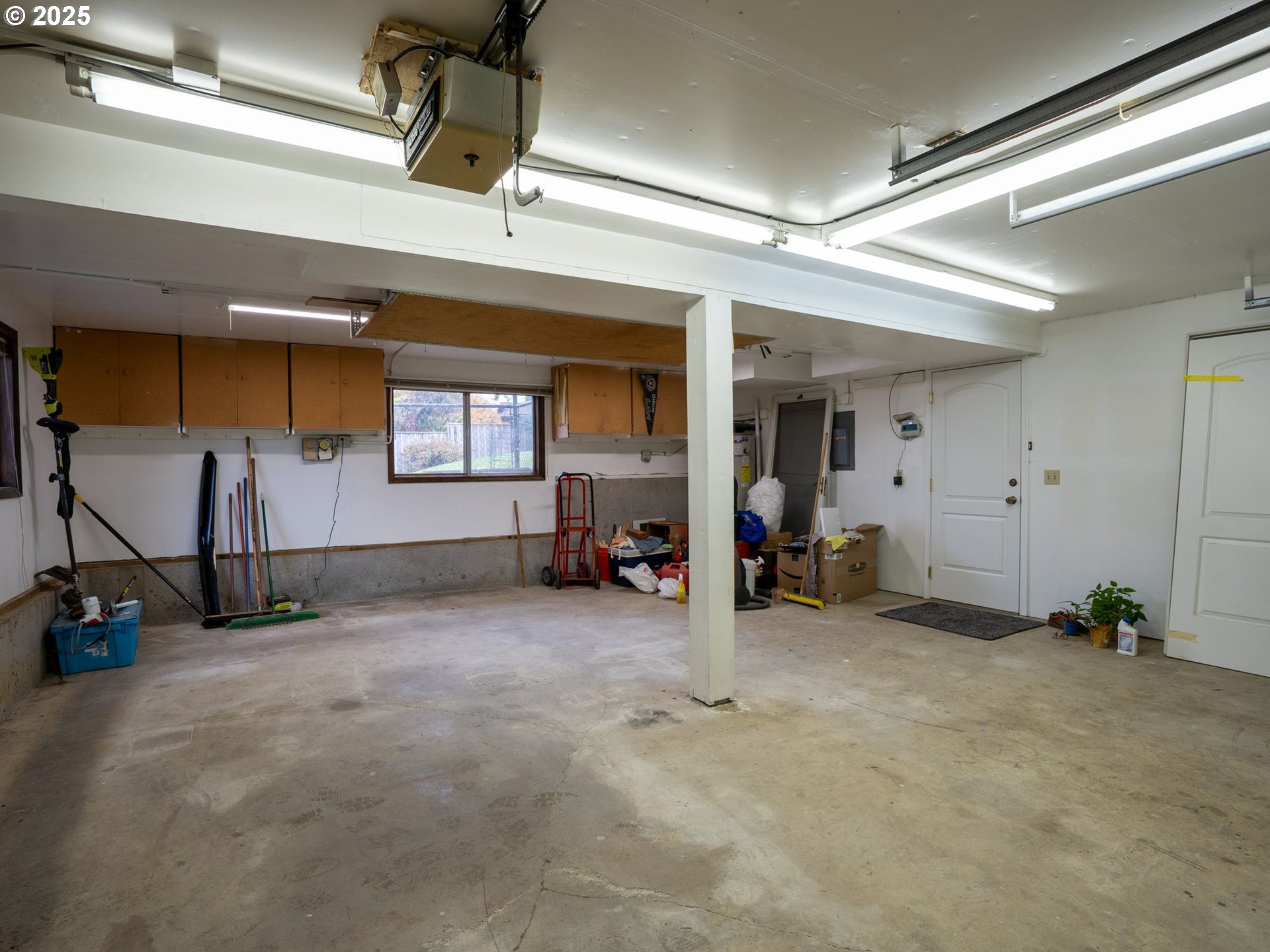 555 Southwest 7th Street Gresham, OR 97080 - Photo 36 of 48 a view of a room with gym equipment