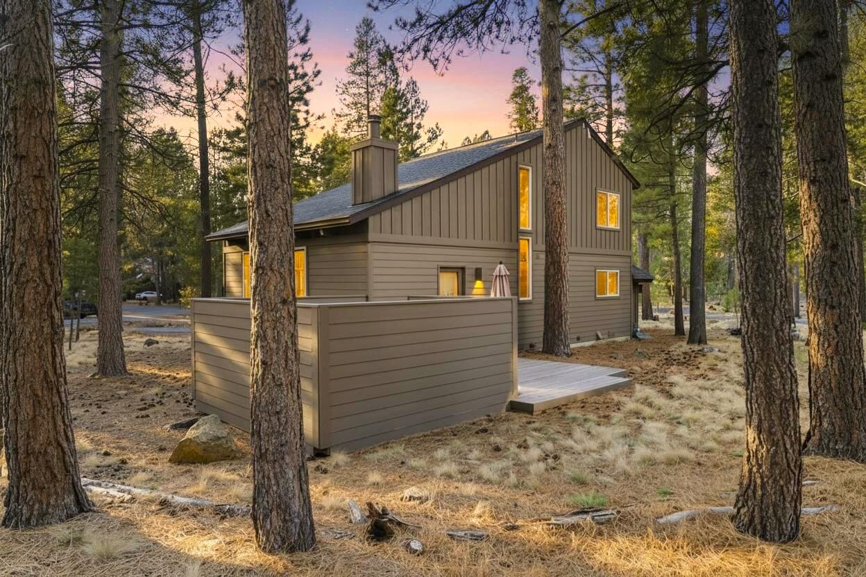 57532 Tamarack Lane, Unit 10 Sunriver, OR 97707 - Photo 19 of 21 Rear of home