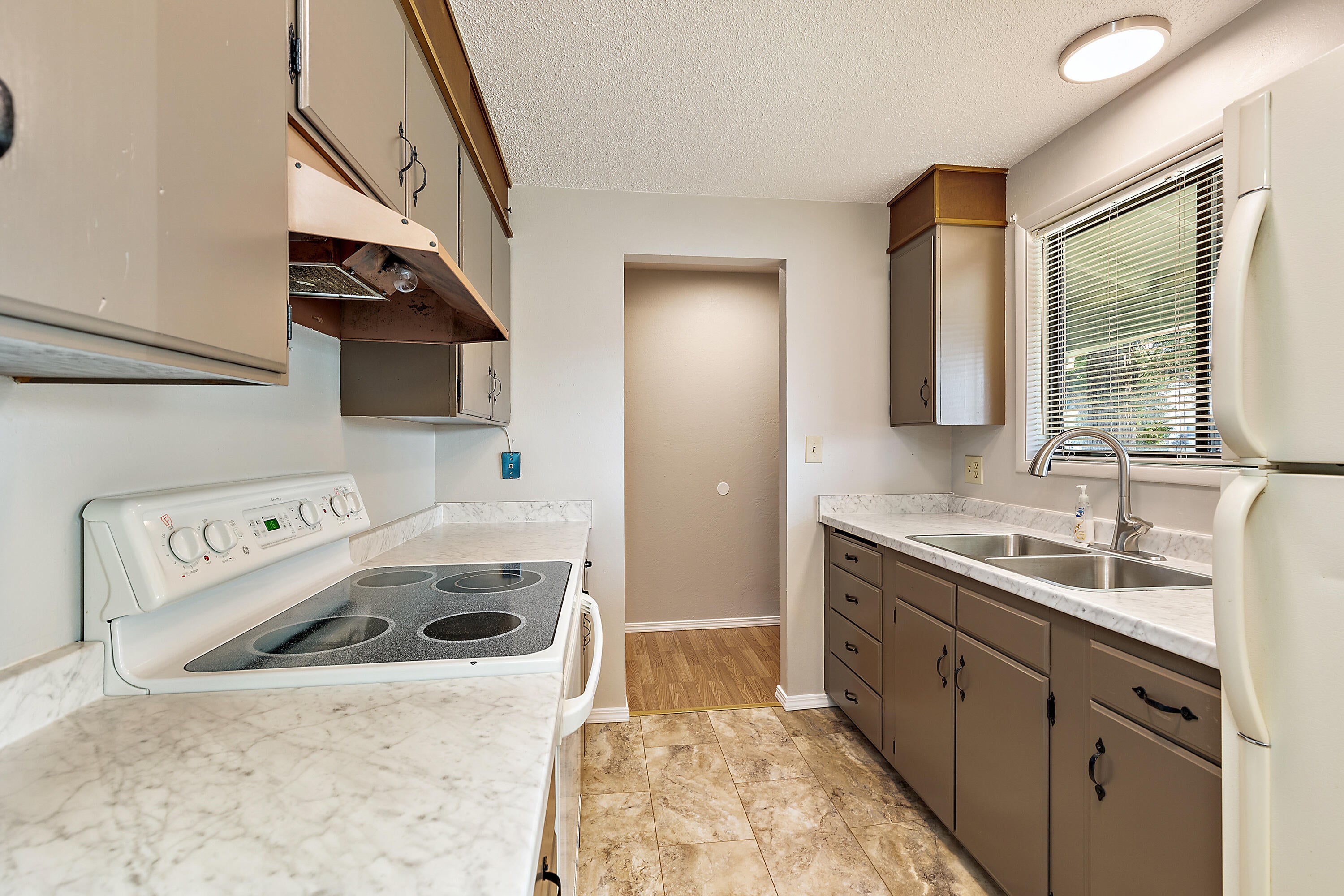 7973 Division Road White City, OR 97503 - Photo 8 of 29 08_DR_15