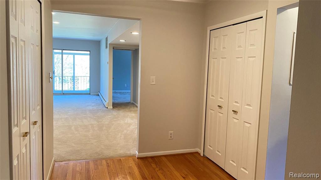 1725 Tiverton Road, Unit 4 Bloomfield Hills, MI 48304 - Photo 2 of 23