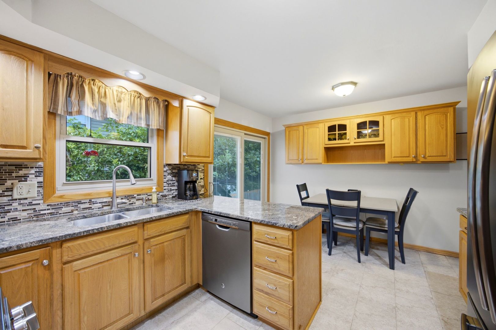 6511 Dunham Road Downers Grove, IL 60516 - Photo 6 of 40 Gallery Image 6
