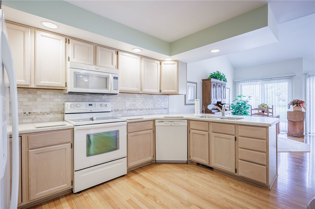 53 Waterview Circle Rochester, NY 14625 - Photo 3 of 41