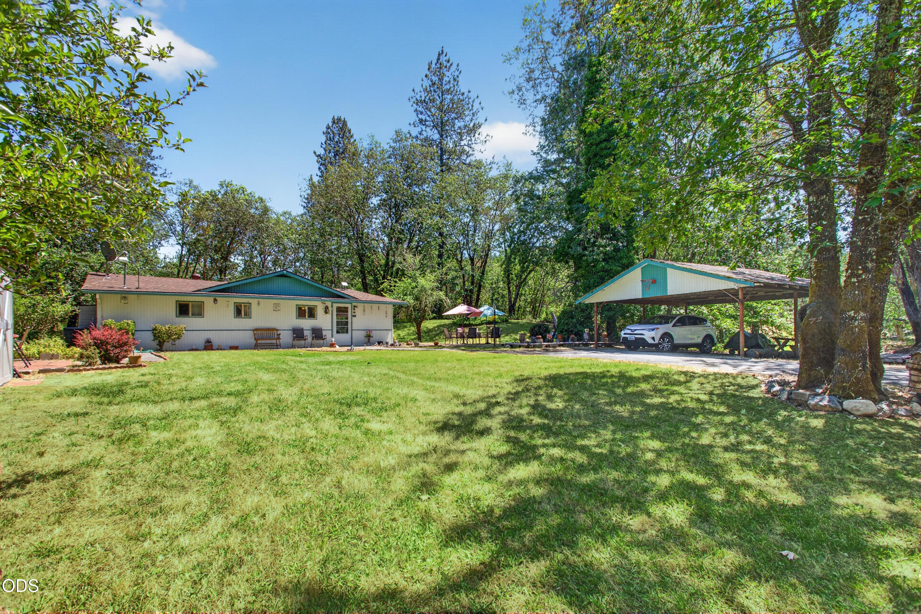 4041 Woodland Park Road Grants Pass, OR 97527 - Photo 12 of 36