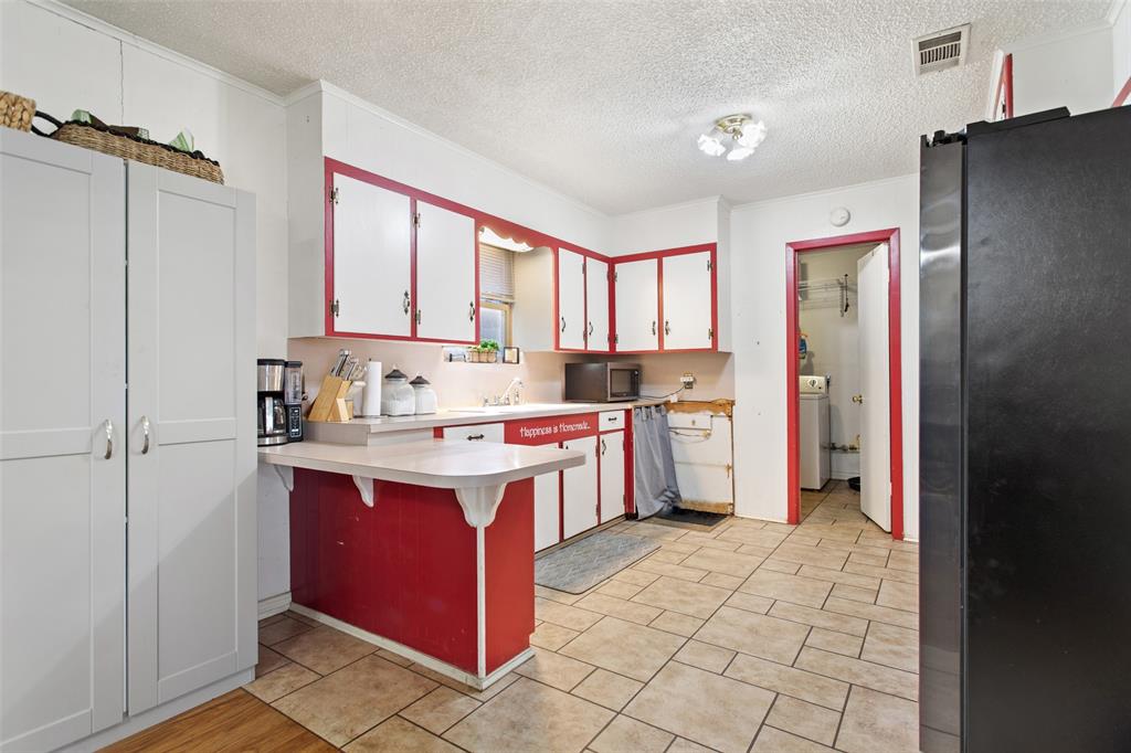 208 Dancer Drive Longview, TX 75604 - Photo 11 of 37