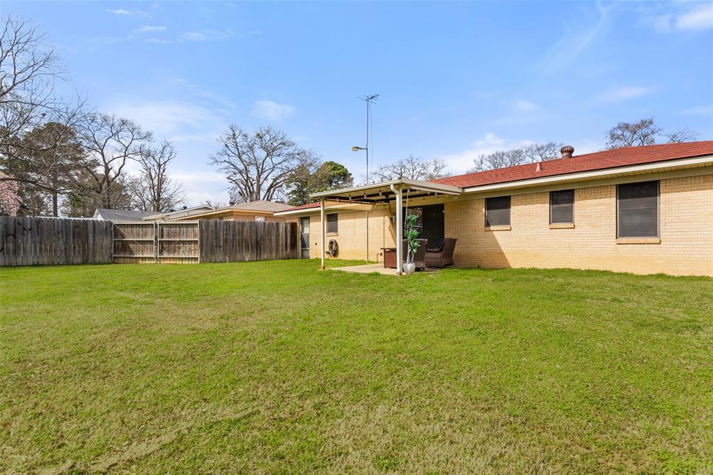 208 Dancer Drive Longview, TX 75604 - Photo 27 of 37