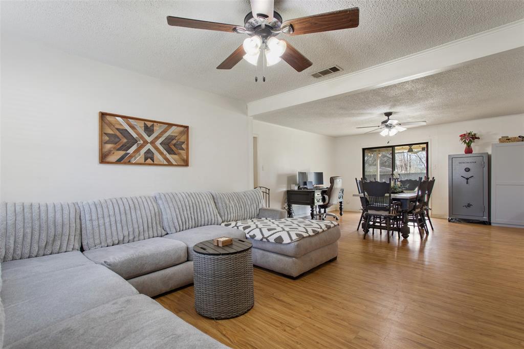 208 Dancer Drive Longview, TX 75604 - Photo 6 of 37