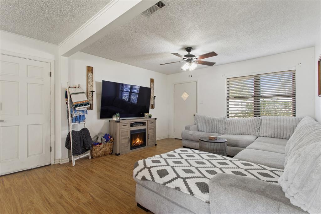 208 Dancer Drive Longview, TX 75604 - Photo 7 of 37