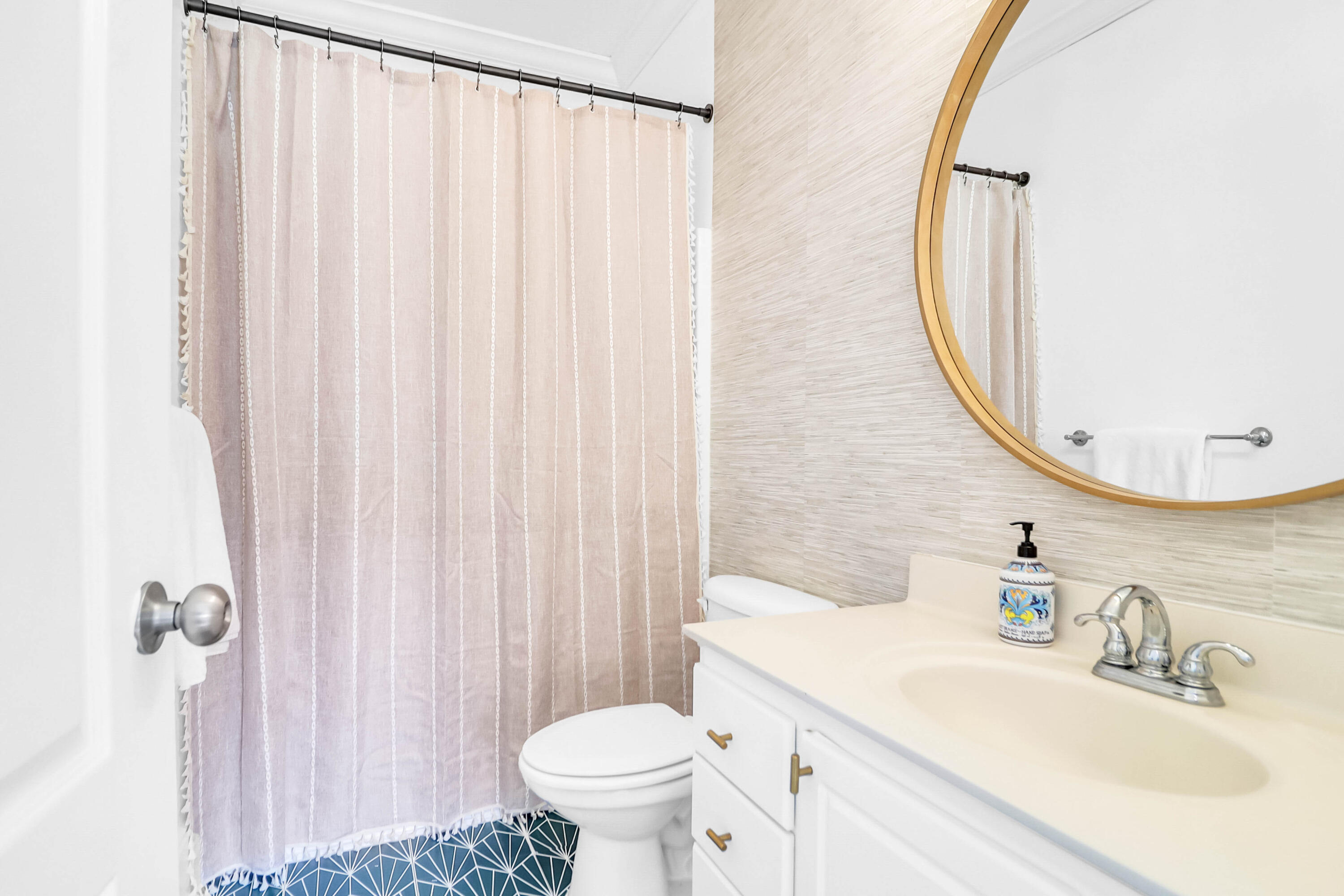 4760 Walking Horse Road Meggett, SC 29449 - Photo 27 of 44 Upstairs Bathroom