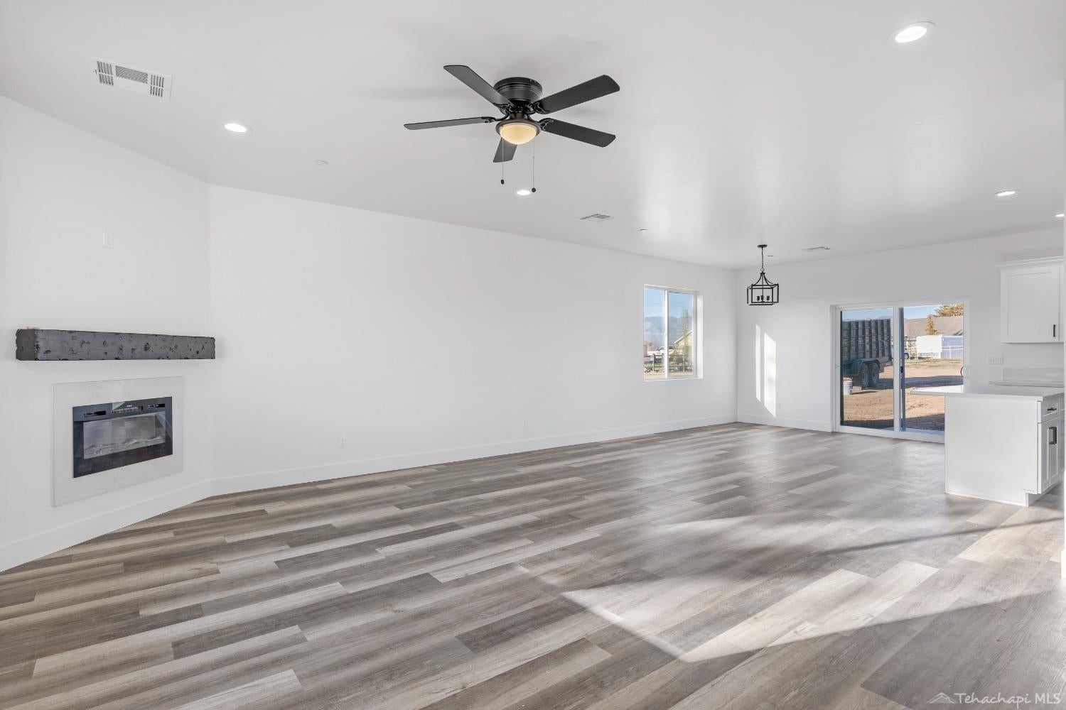 27801 Rustler Avenue Tehachapi, CA 93561 - Photo 6 of 20 Gallery Image 6