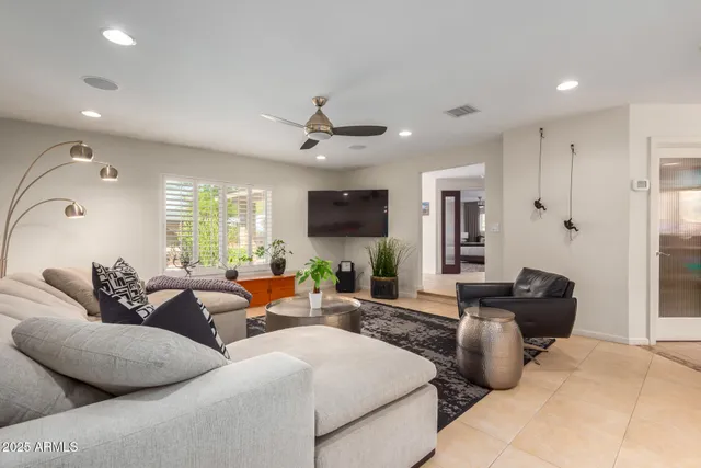 $8,500 | 2909 East Las Rocas Drive, Phoenix, AZ 85028