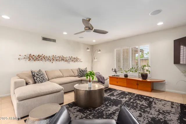 $8,500 | 2909 East Las Rocas Drive, Phoenix, AZ 85028