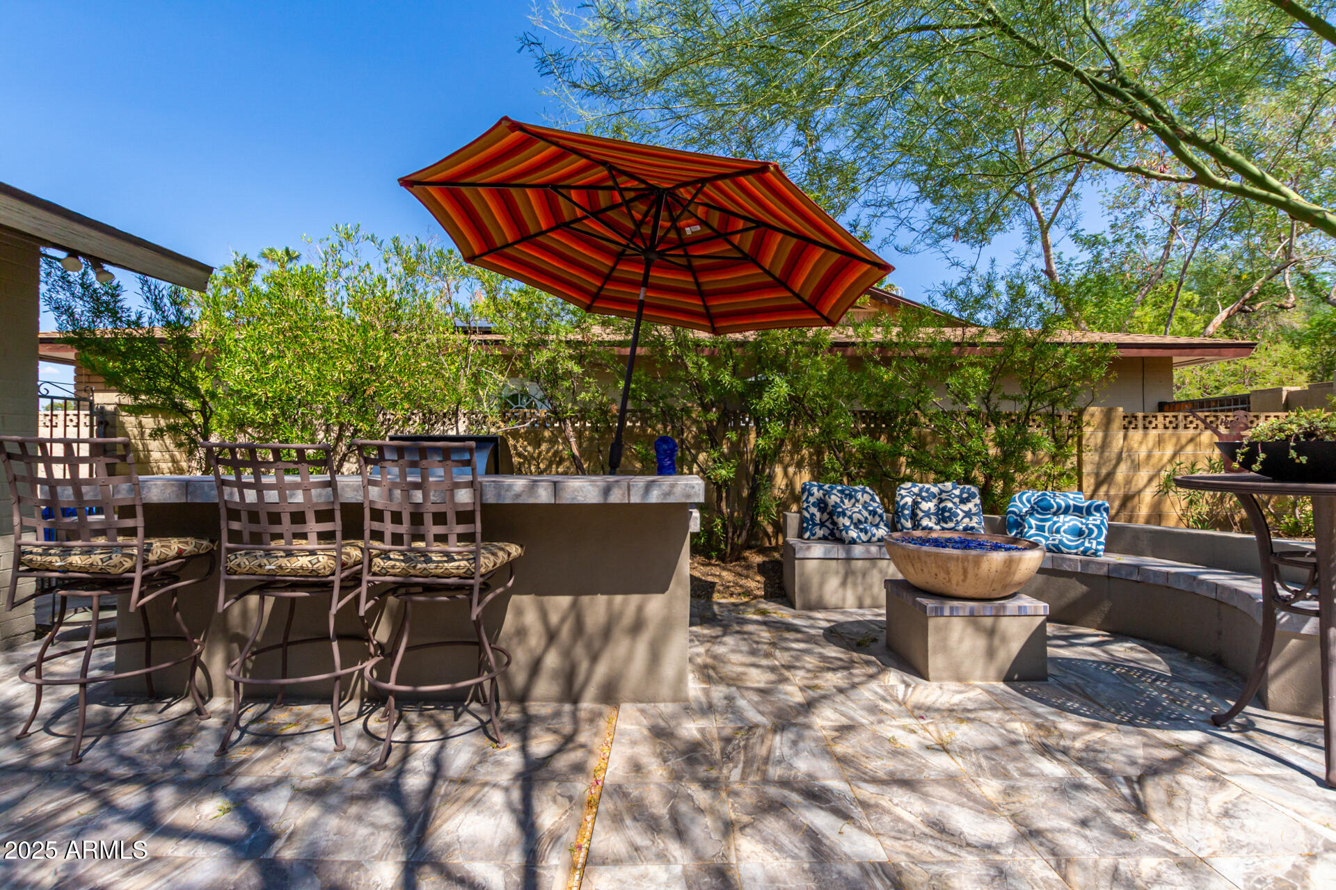 2909 East Las Rocas Drive Phoenix, AZ 85028 - Photo 30 of 48 a view of a backyard with sitting area