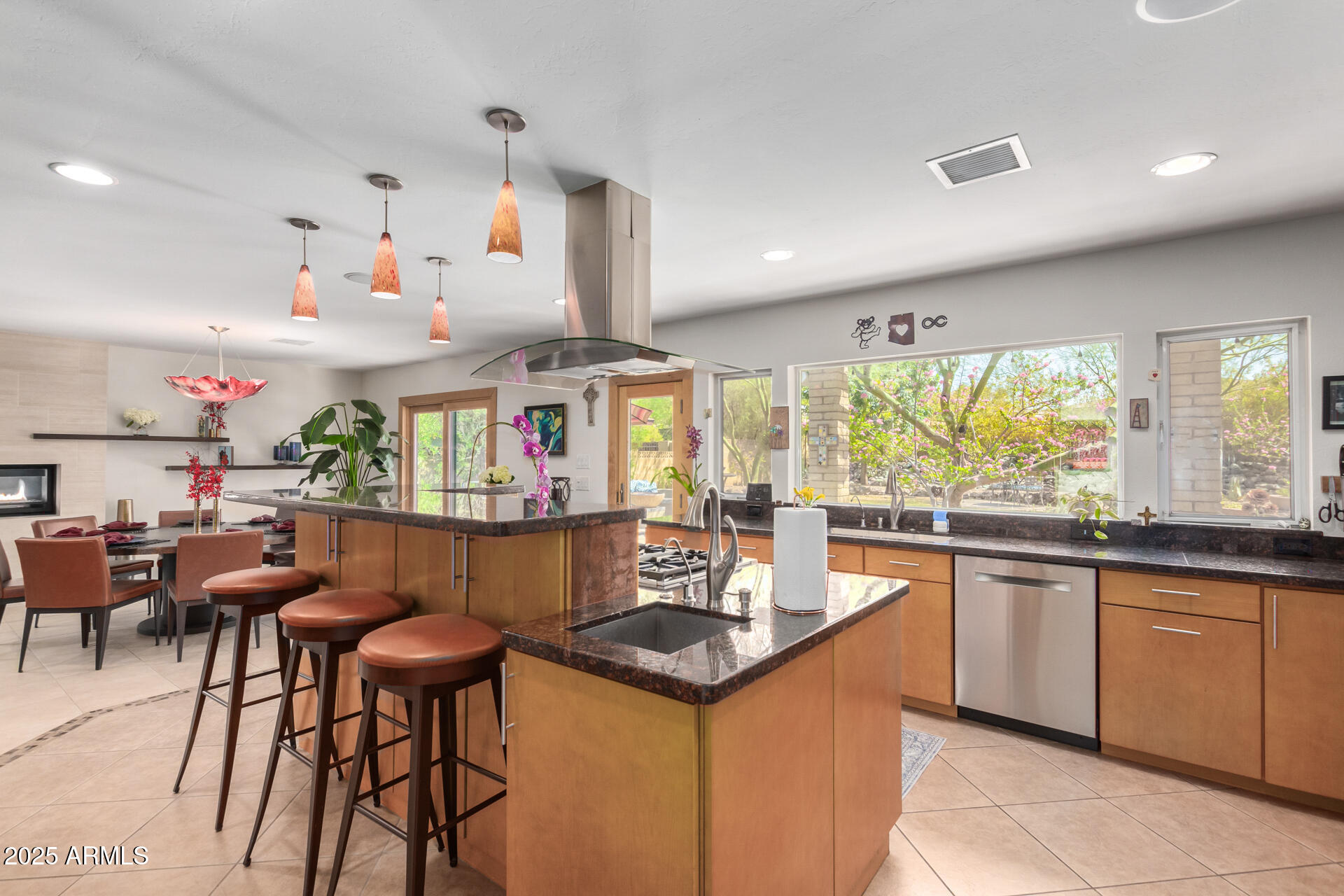 2909 East Las Rocas Drive Phoenix, AZ 85028 - Photo 7 of 48 Kitchen Bar