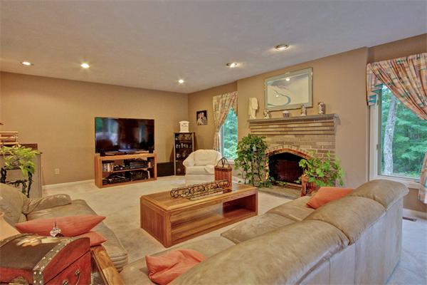 236 Belknap Road Framingham, MA 01701 - Photo 13 of 30 Gallery Image 13